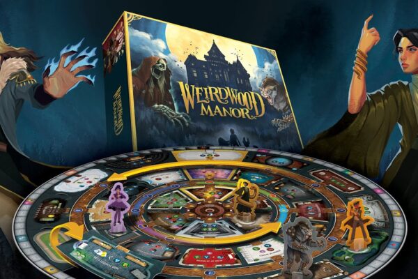 okładka i komponenty gry Weirdwood Manor