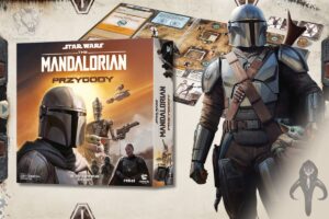 Star Wars: The Mandalorian - Przygody. Widoczne pudełko gry planszowej, plansza z elementami gry oraz postać Mandalorianina z Grogu na tle pustynnego krajobrazu.