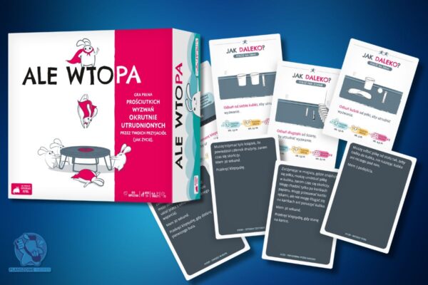 Okładka gry imprezowej ‘Ale Wtopa’ z humorystyczną grafiką królików wykonujących nietypowe wyzwania. Na ilustracji widoczne są także karty z zadaniami, które gracze muszą wykonywać, modyfikowane przez dodatkowe utrudnienia. Gra w lekkim i zabawnym stylu zachęca do rywalizacji towarzyskiej.