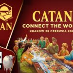 Plakat promujący 30-lecie gry Catan z wydarzeniem Connect the World w Krakowie, z ilustracją ludzi grających przy długim stole.