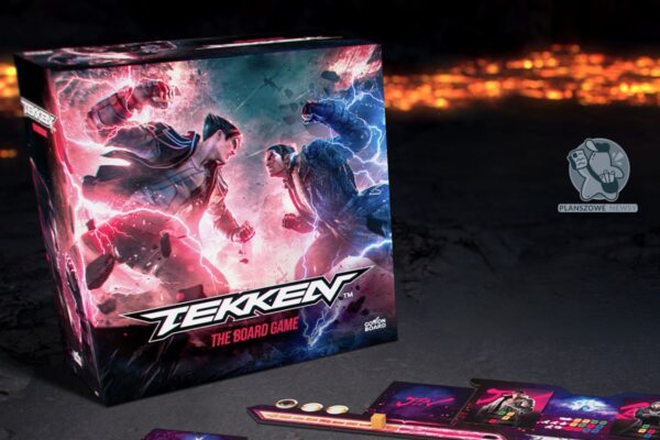 Ruszyła kampania gry Tekken The Board Game od Go On Board! Pudełko gry Tekken The Board Game. Na pierwszym planie komponenty z gry.